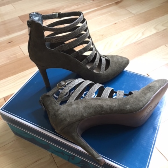 Seychelles Shoes - Seychelles Ladies 'Drum' in Military Green. NWOT